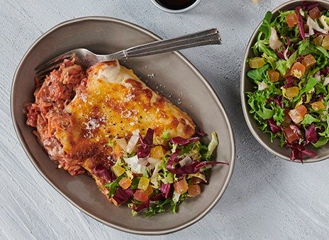 VEGETAR: Grøntsagslasagne med frisk salat