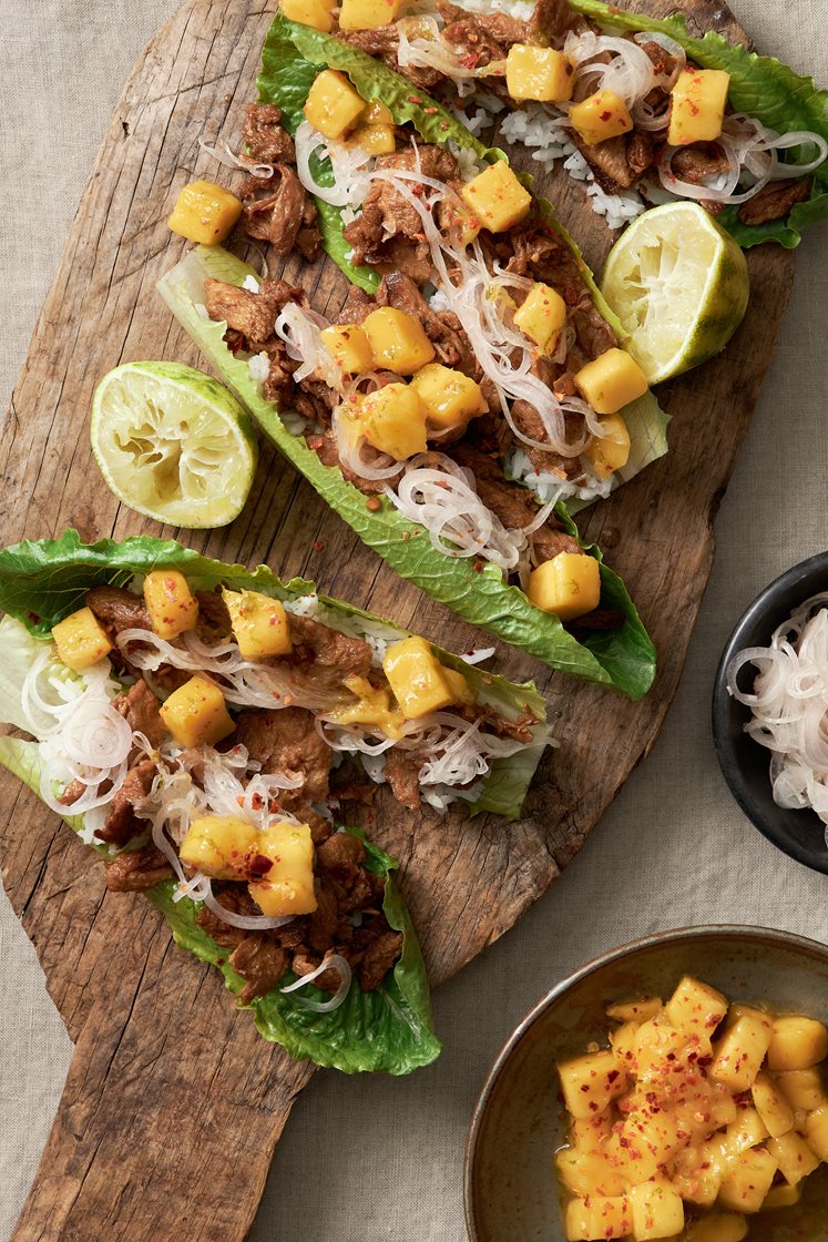 Salladswraps med Pulled Vegme, mangosalsa och picklad lök 
