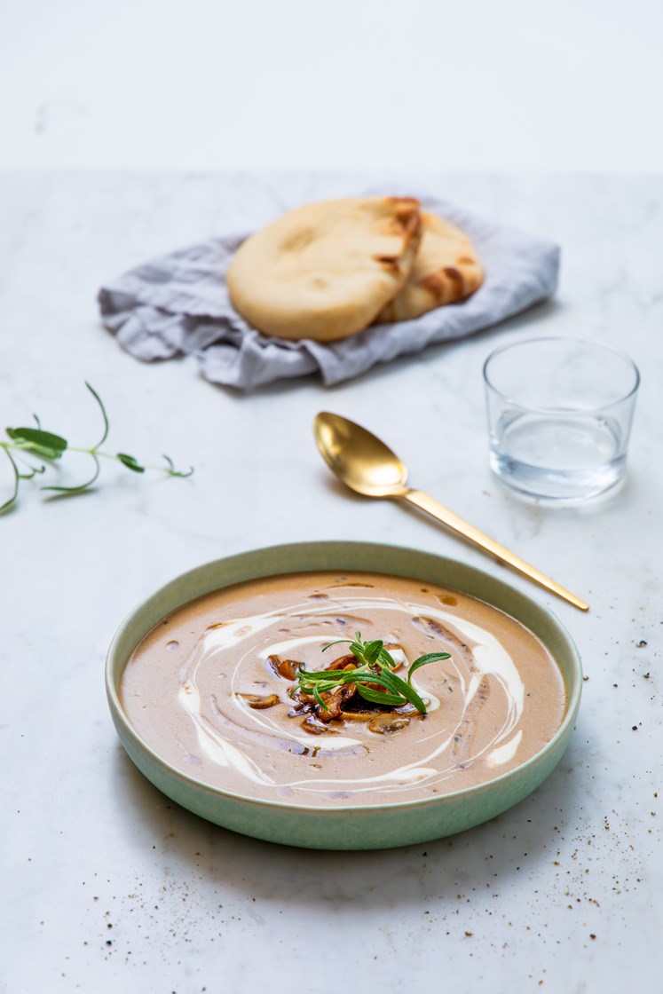 Soppsuppe med sjampinjong, rosmarin og crème fraîche 