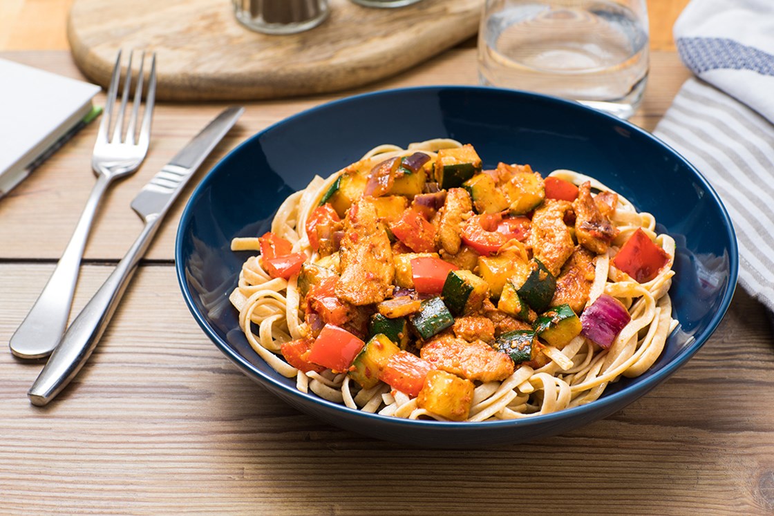 Pasta med pesto og kylling