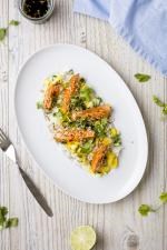 Laks Tataki med ris, ponzusaus og agurk- og mangosalat