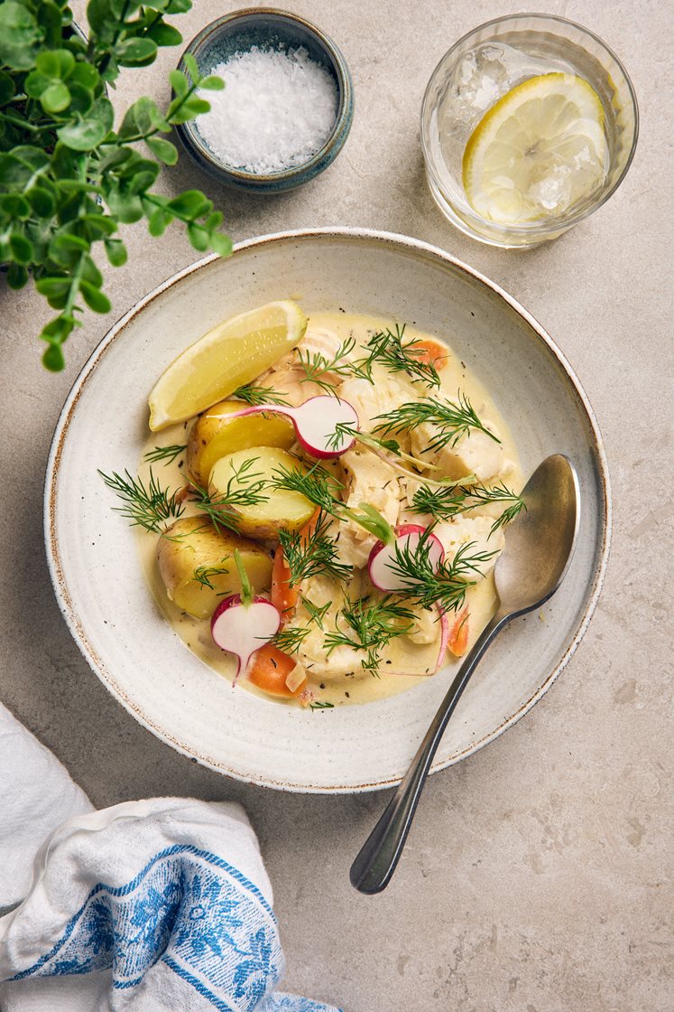 Citrondoftande fiskgryta med dill och smörslungad potatis