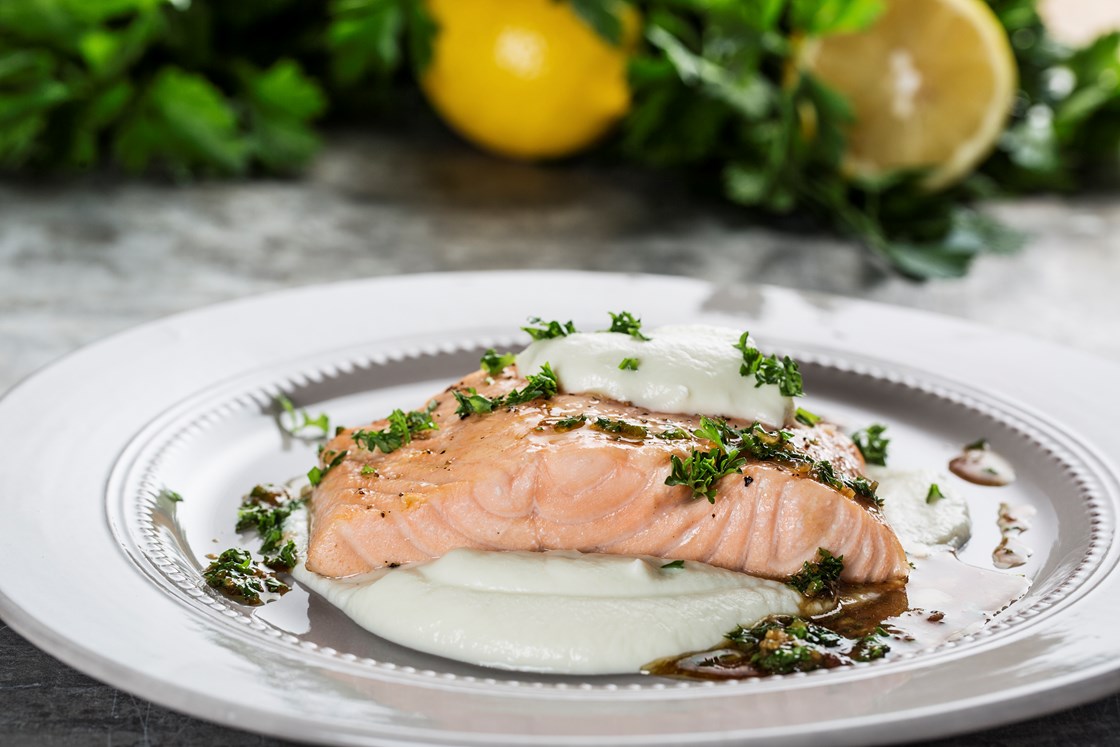 Ovnsbakt laks med selleri- og potetpuré og soyasjy