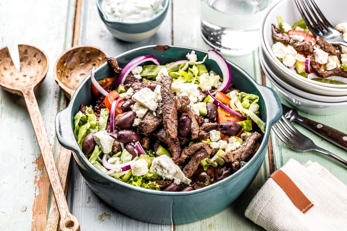 Gresk salat med biffstrimler 	