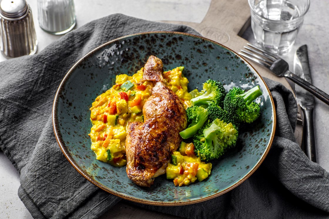 Kyllinglår med indisk daal og brokkoli