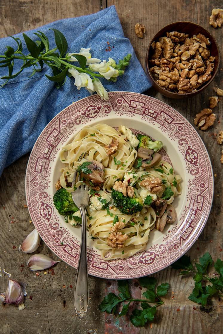 Pasta med ädelost, fräst broccoli och champinjoner - Linas Matkasse