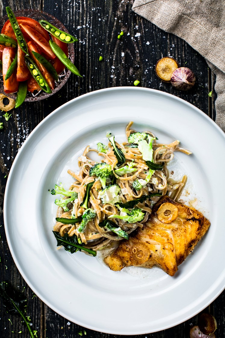 Brosme med rosenkål og sitronkremet fullkornslinguini