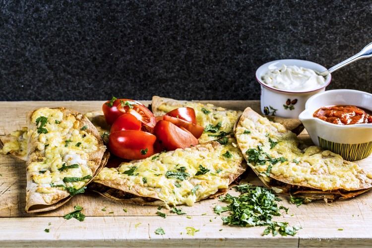 Kyllingquesadilla med guacemole og tomatsalsa 