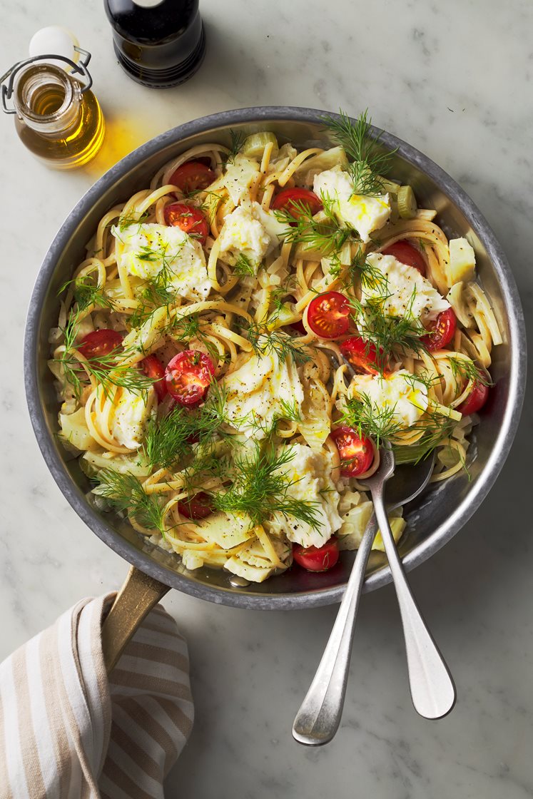 Fänkålslinguine med mozzarella och dill