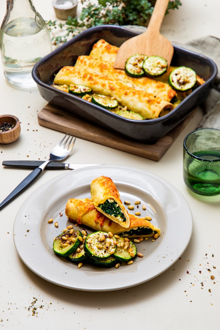 Cannelloni med spinatfyll og squashsalat