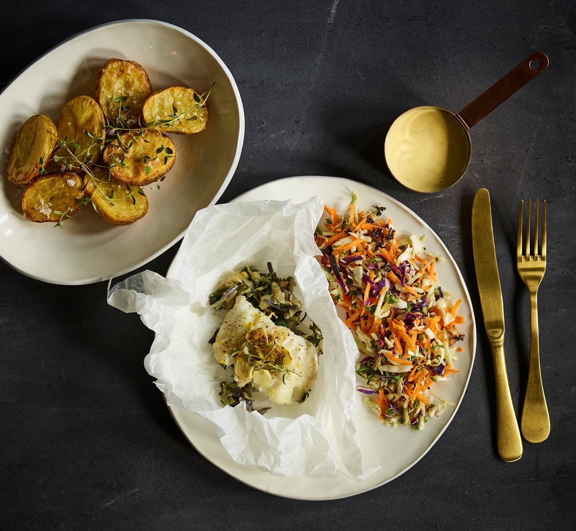 Fiskepakker med ovnbagte kartofler & citronsauce