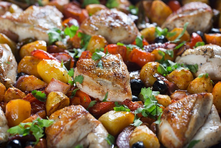 Kyllingform med tomat, paprika og potet 
