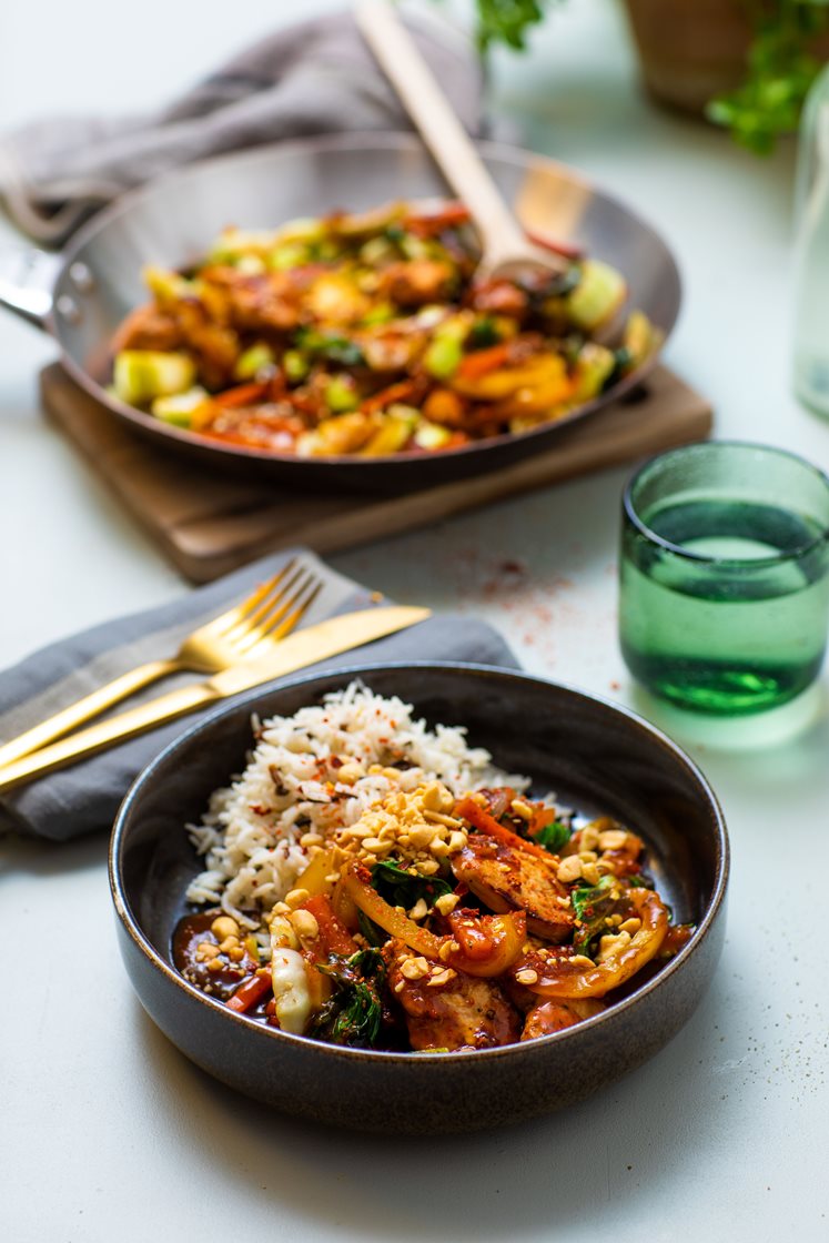 Kylling chop suey med pak choy, villris og peanøtter