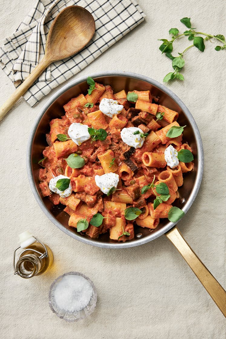 Pasta alla Norma med ricotta och färsk oregano