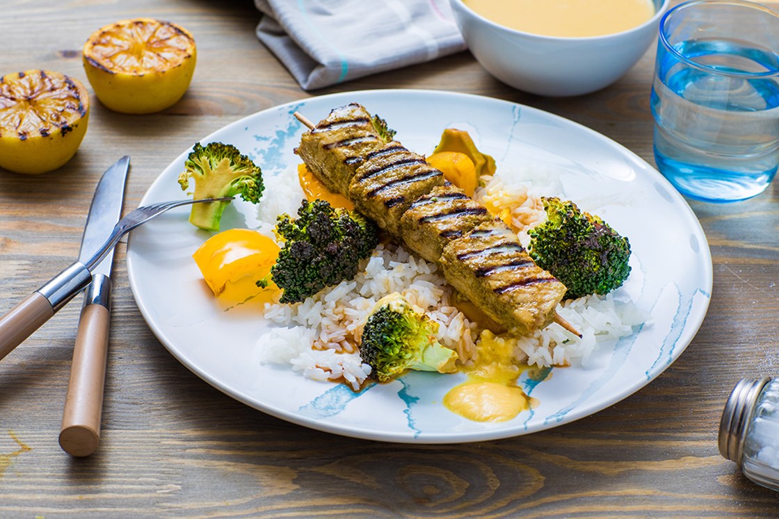 Grillet svinekjøtt i grønn curry med asiatisk brokkoli