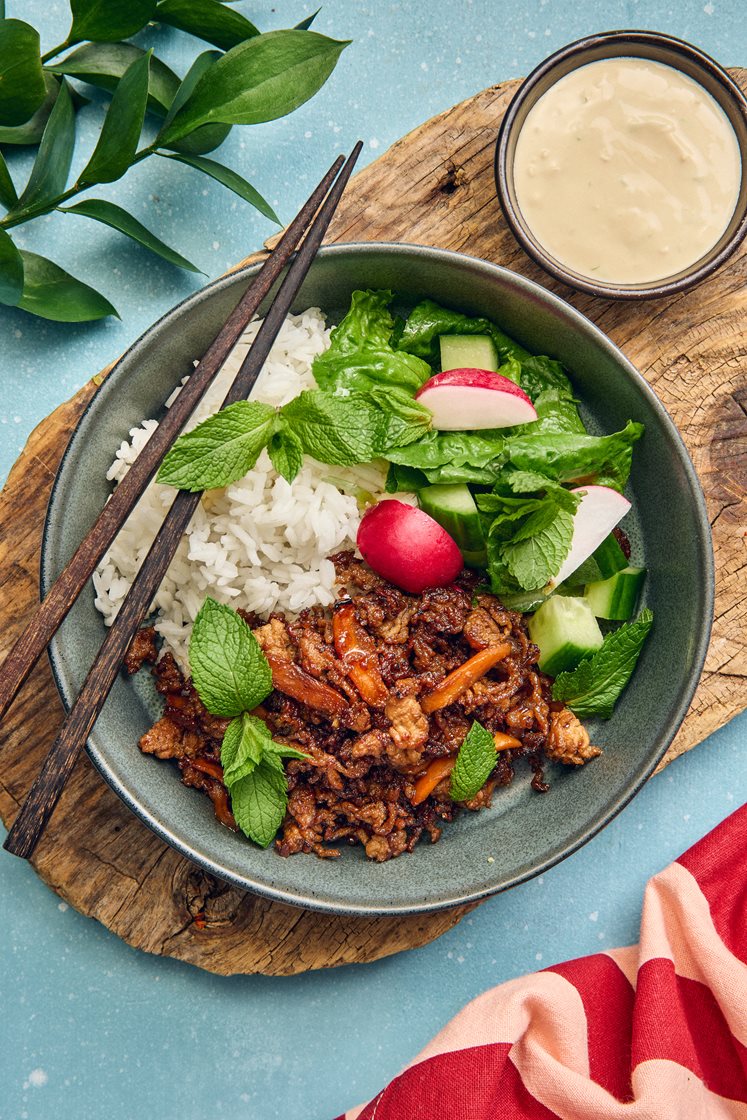 Lime- och ingefärswokad fläskfärs med  mynta och sojadipp