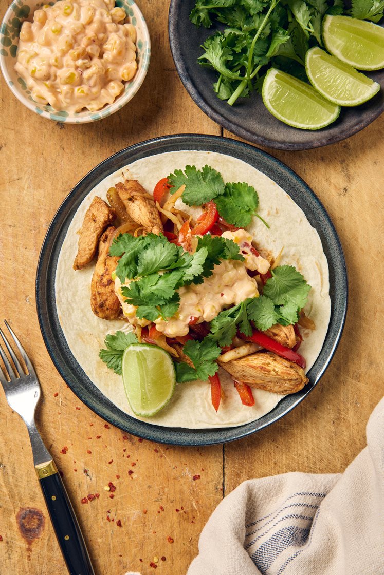 Kycklingfajitas med majsmajonnäs och koriander