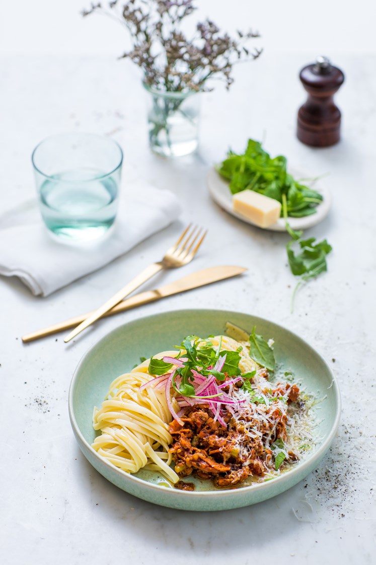 Pasta bolognese med finrevet Grana Padano 
