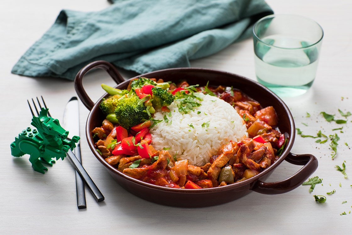 Sweet and sour-gryte med svinekjøtt, jasminris og brokkoli