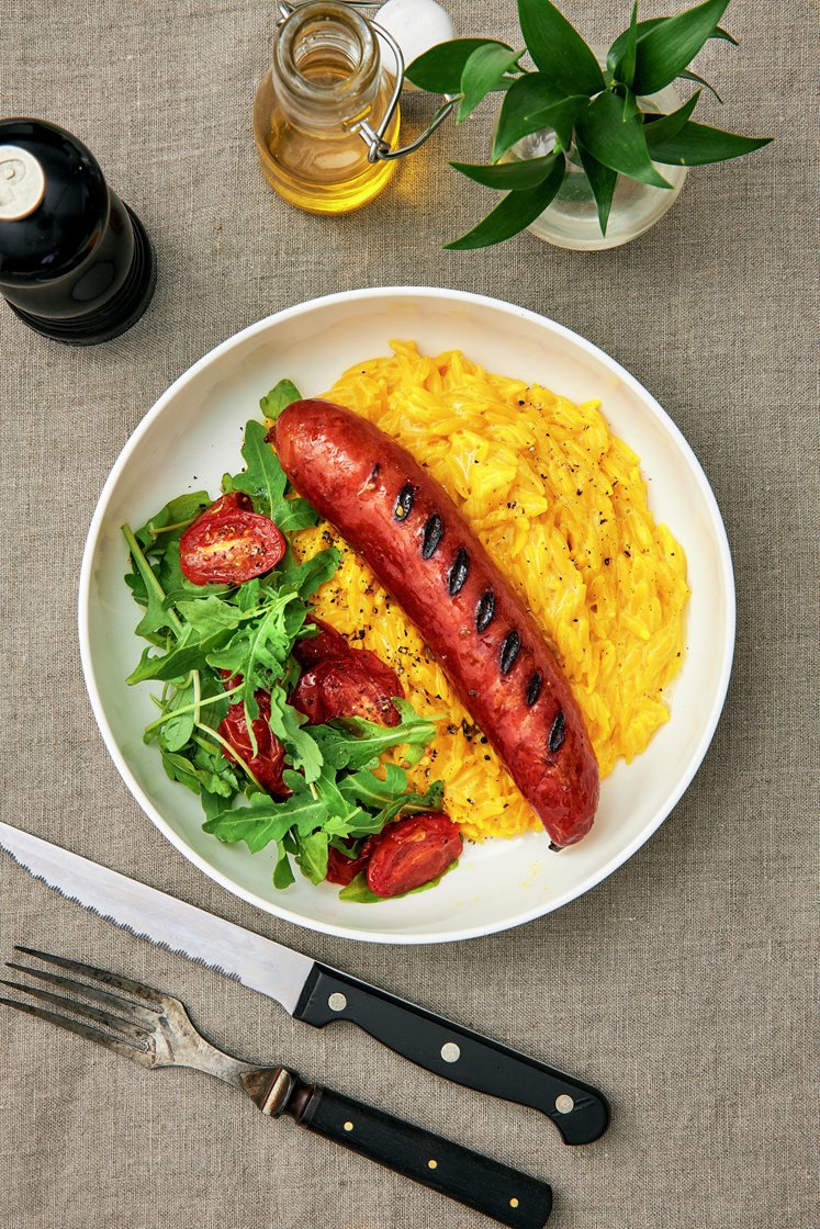 Chorizo med krämig saffransrisoni och rostade tomater