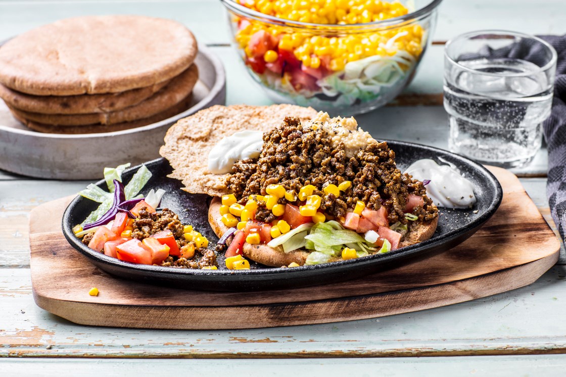 Kjøttdeig shawarma med kikertpuré og pita