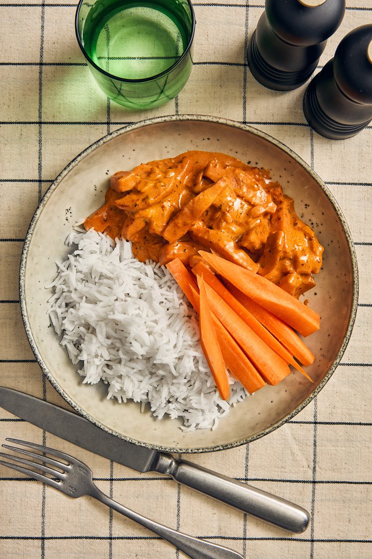 Enkel korvstroganoff med ris och morot