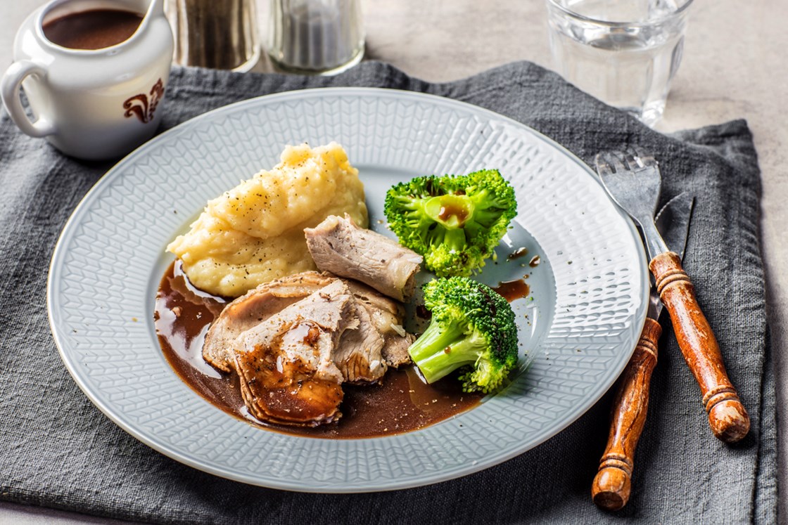 Skinkestek med potetmos og brokkoli