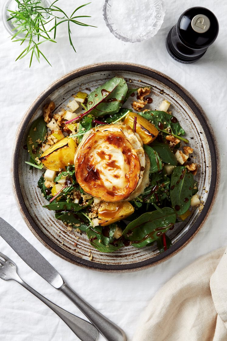 Päronsallad med valnötter och gratinerad chèvre 