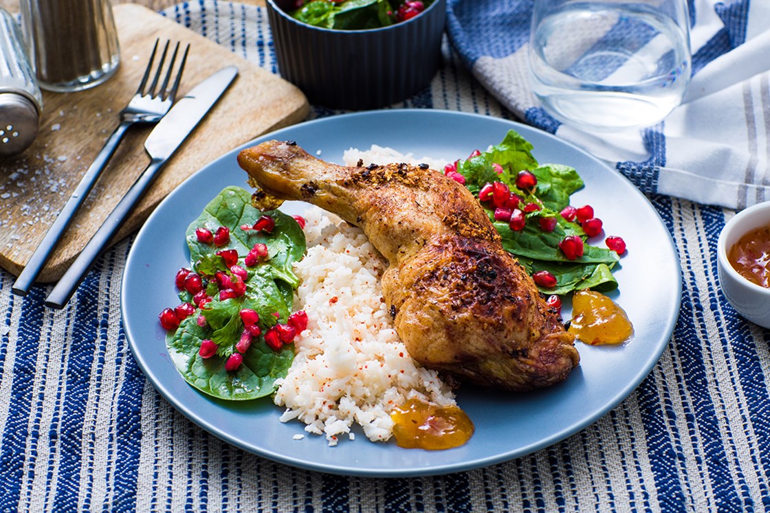 Kylling med kokosris og spinat-og granateple salat