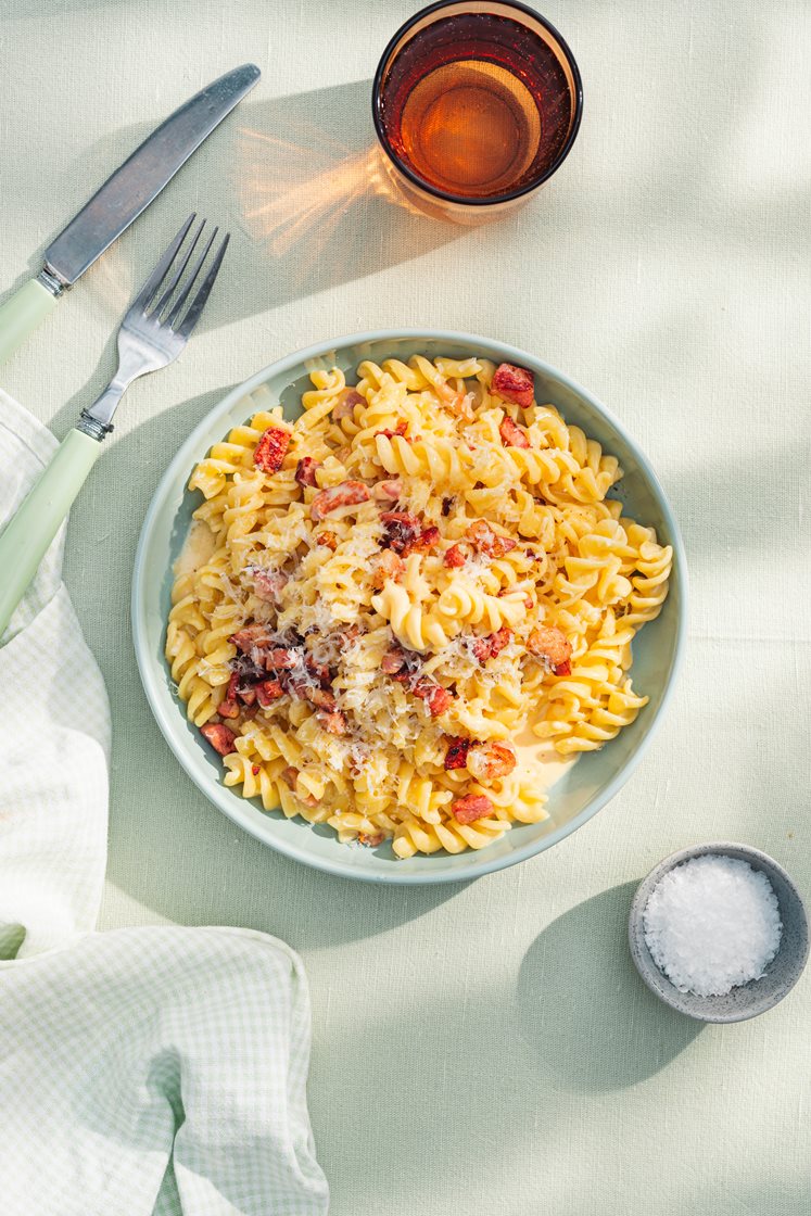 Glutenfri pasta carbonara med tørsaltet bacon