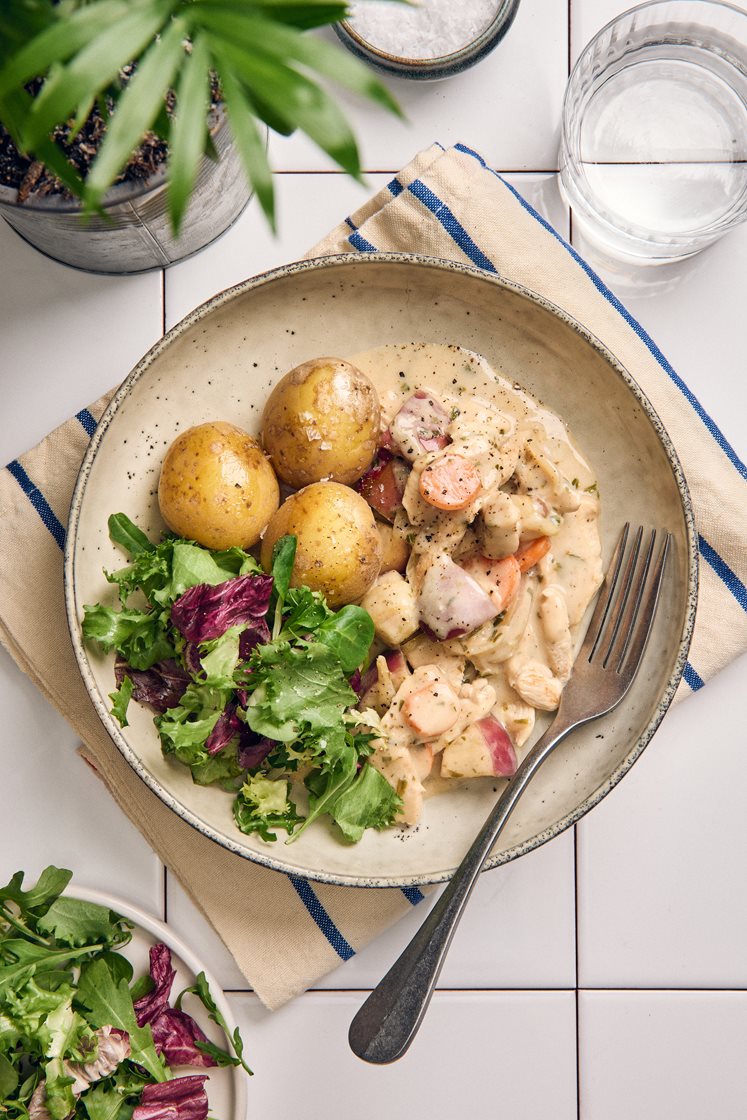 Krämig kycklinggryta med dragon och äpple
