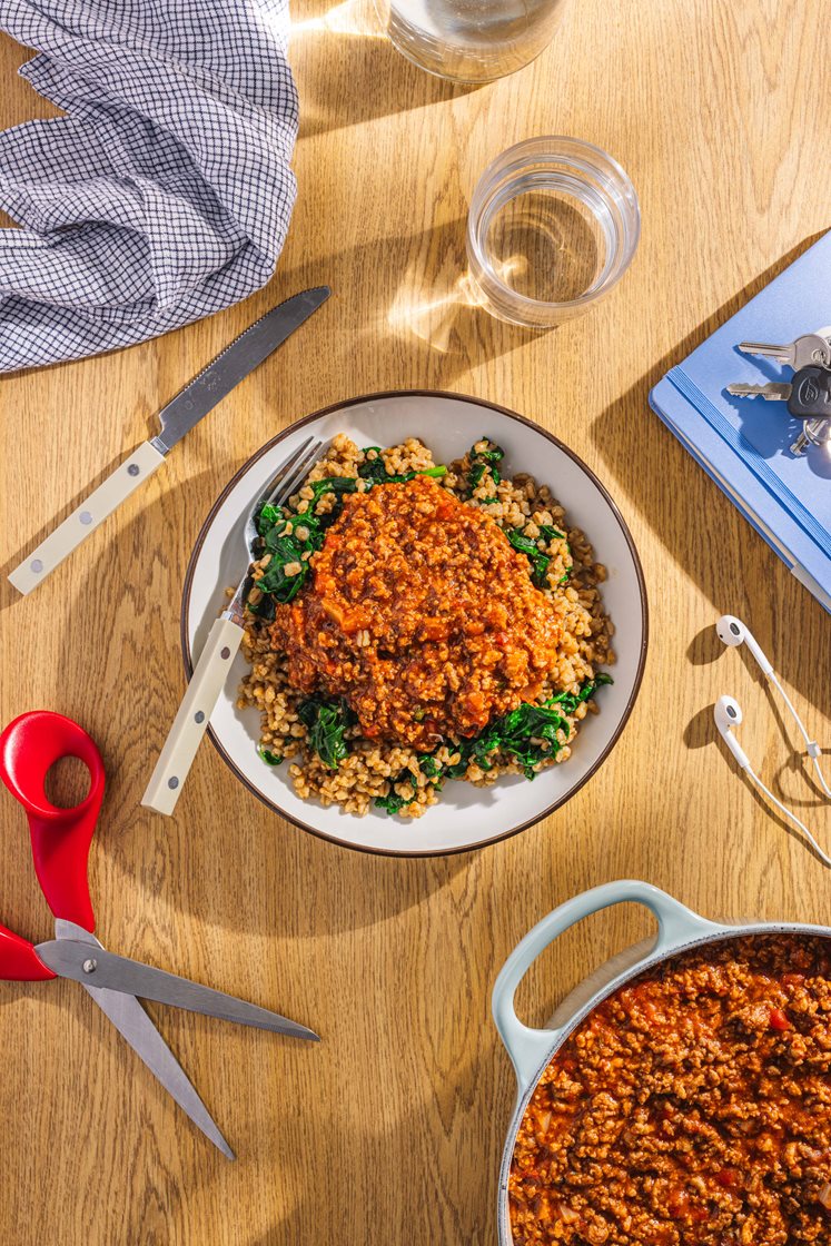 Quick bolognese med hvedekerner og spinat