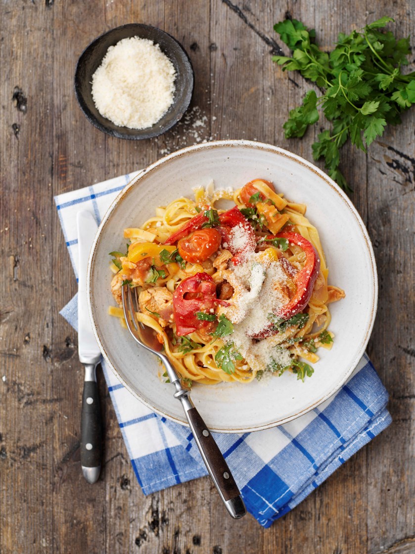 Tagliatelle med kyckling och parmesan