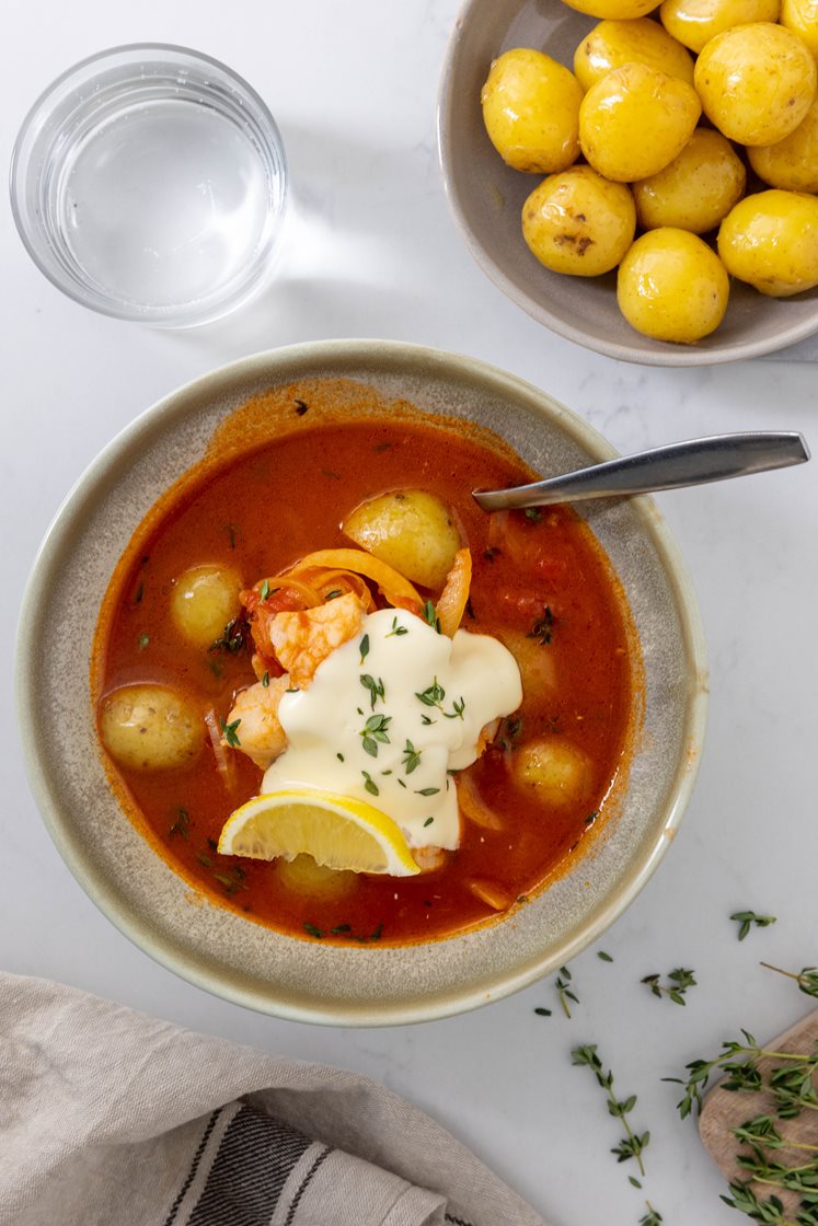 Fiskesuppe med citron, fennikel og kartofler