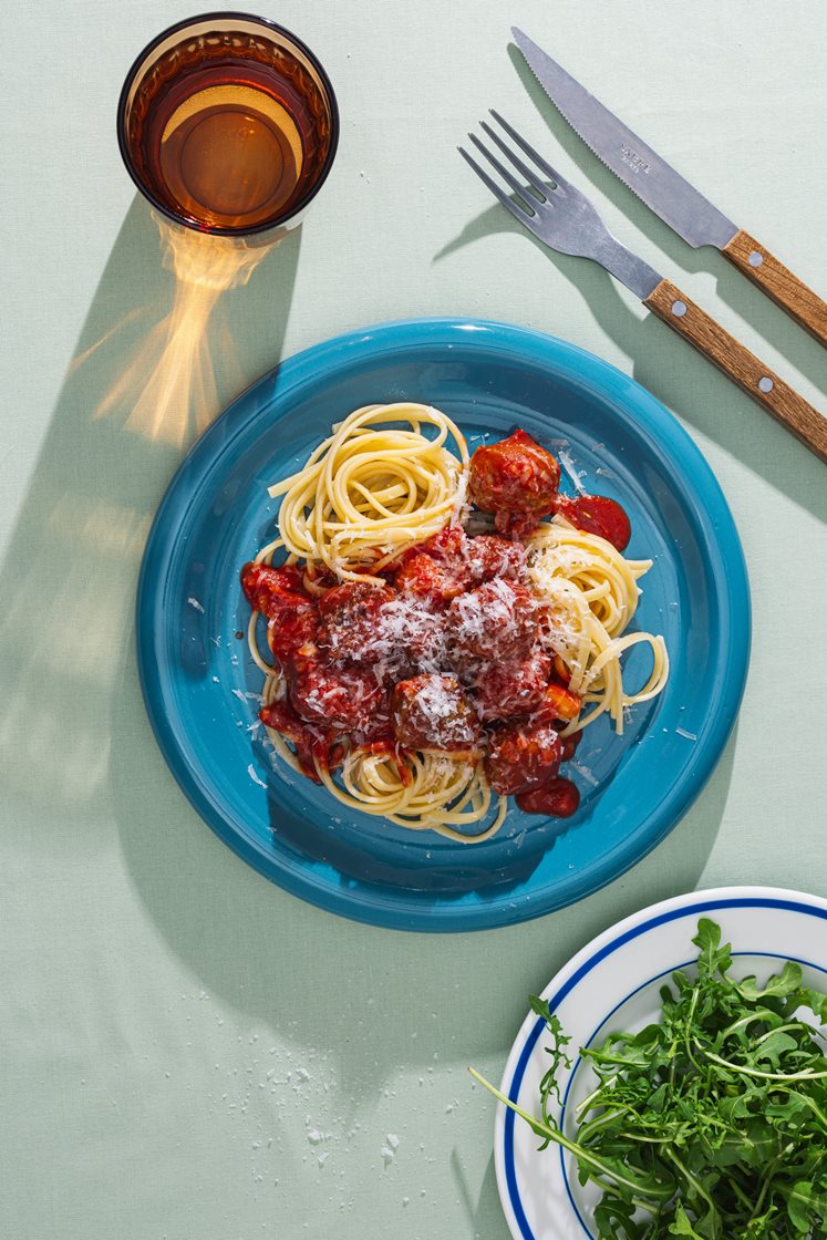 Chorizokjøttboller i tomatsaus med pasta, ruccola og Grana Padano