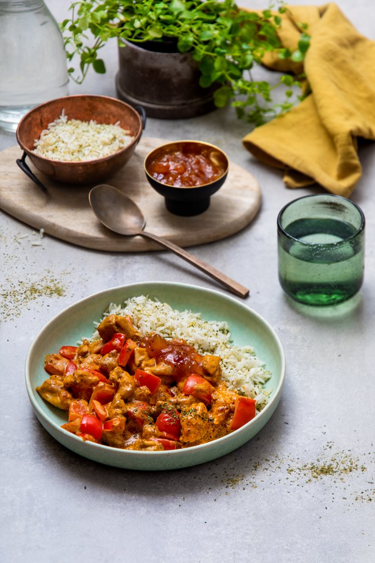 Butter chicken med krydderris og mangochutney