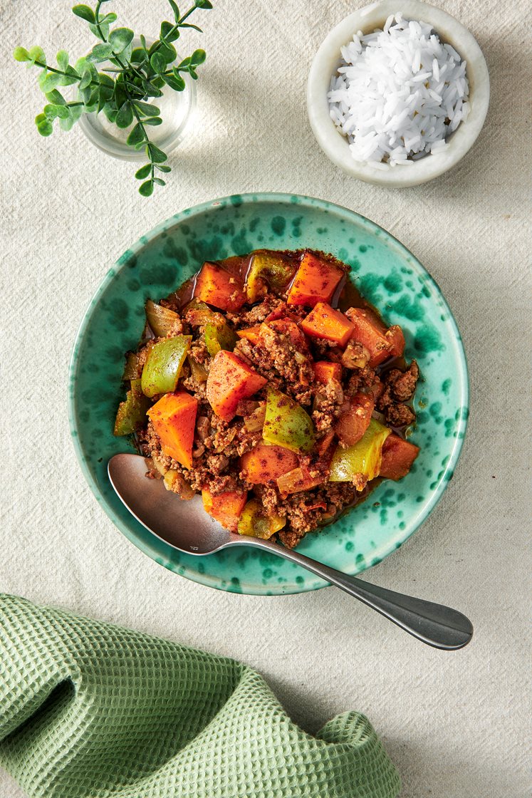 Sydamerikansk nötfärsgryta med sötpotatis och paprika
