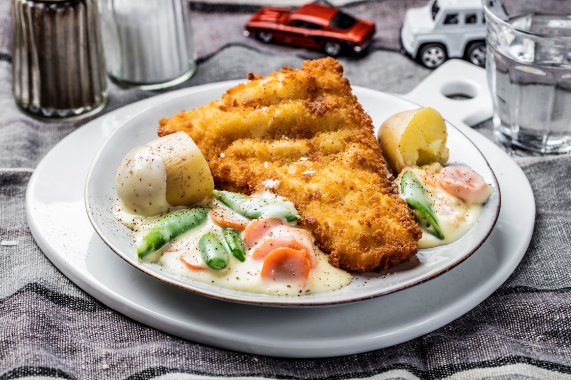 Sprø torsk med stuede grønnsaker