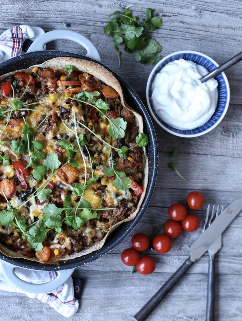 Tacoterte med karbonadedeig, mais og bønner 