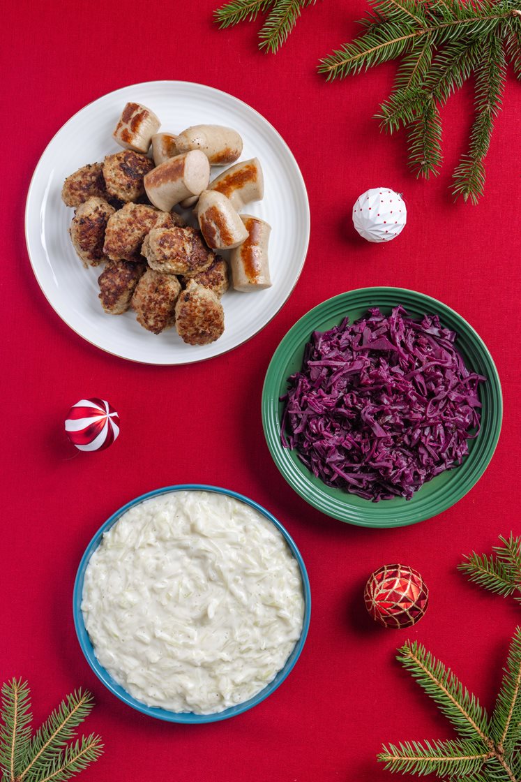 Medister med stuvet hvidkål / Frikadeller med rødkål