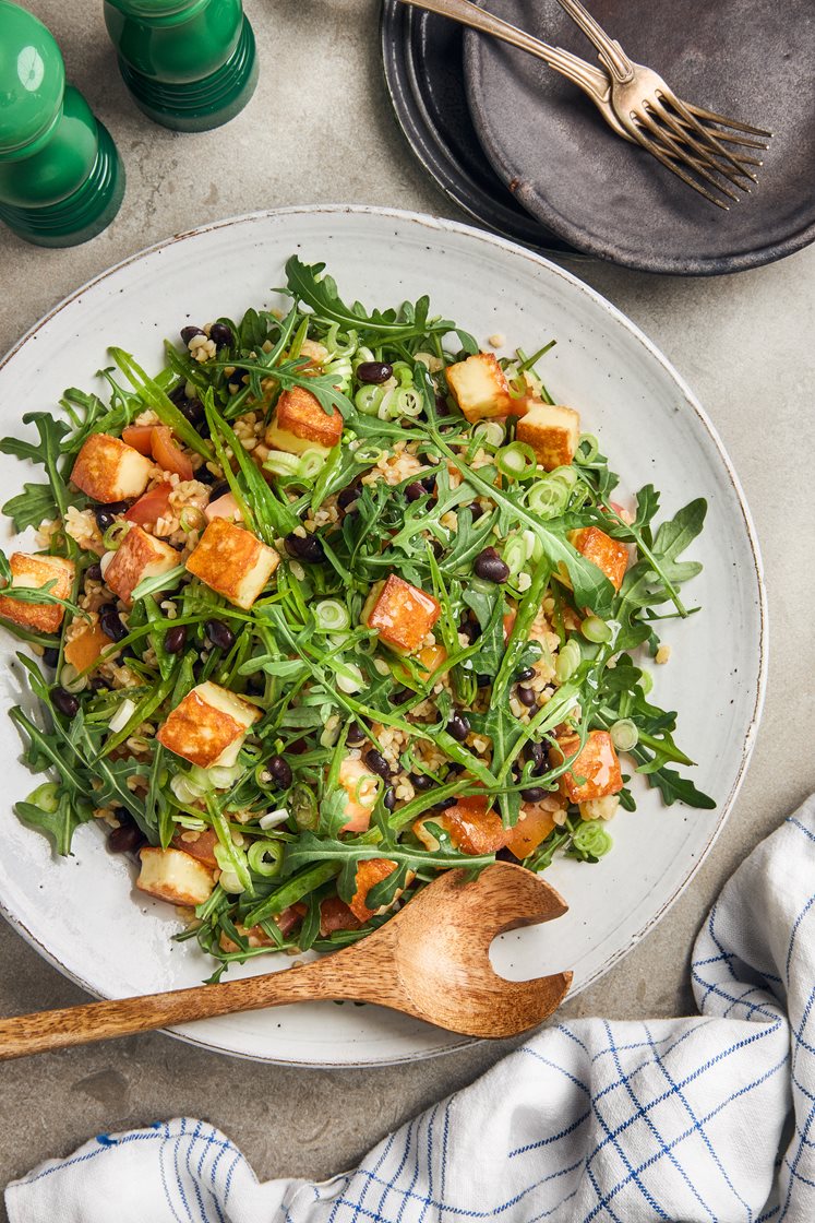 Stekt pannoumi med bulgur- och bönsallad