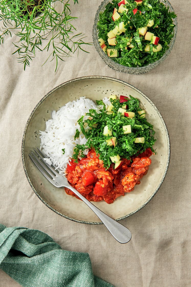 Salsicciagryta med äppelsallad