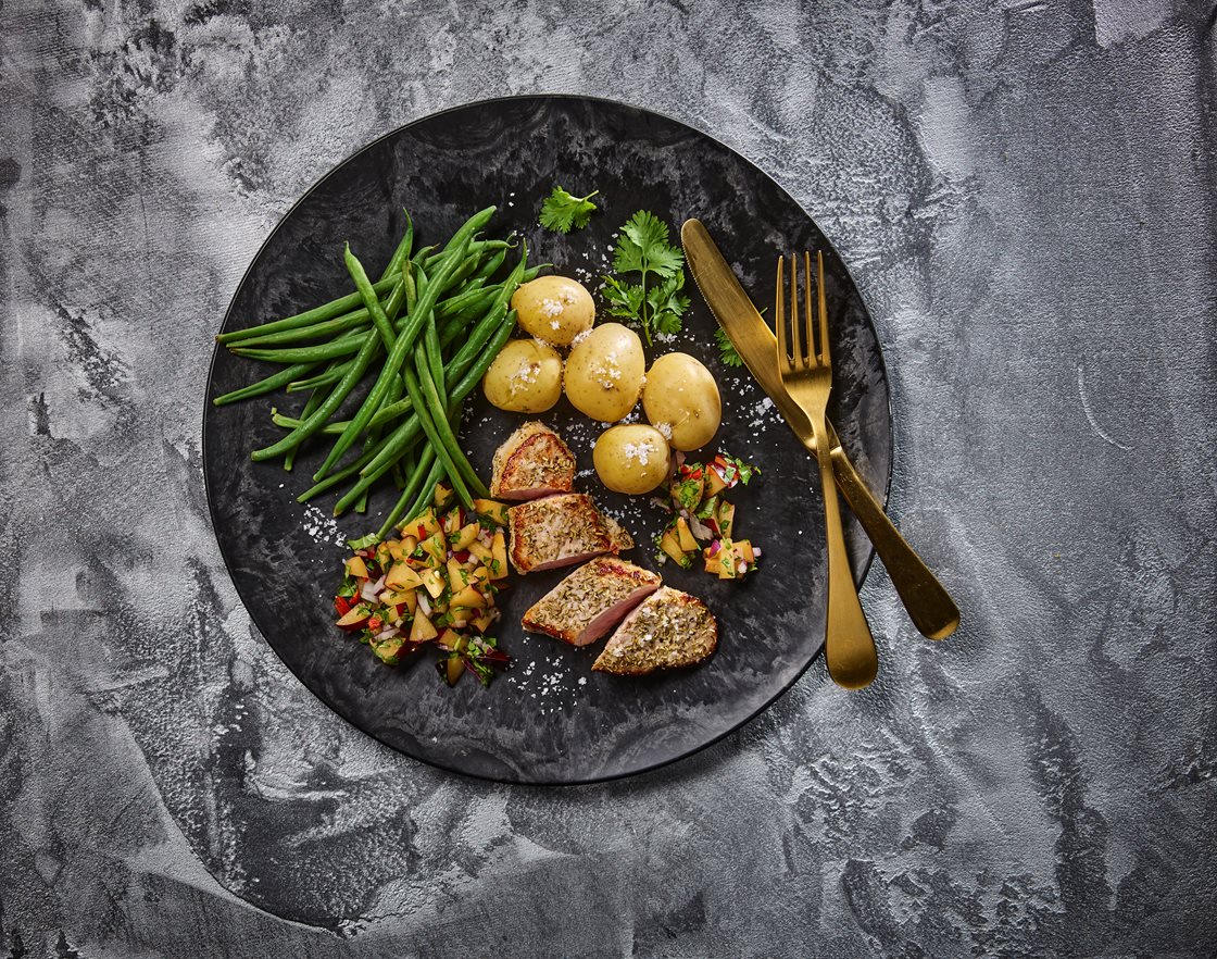 Skinkeschnitzler med blommesalsa og haricots verts
