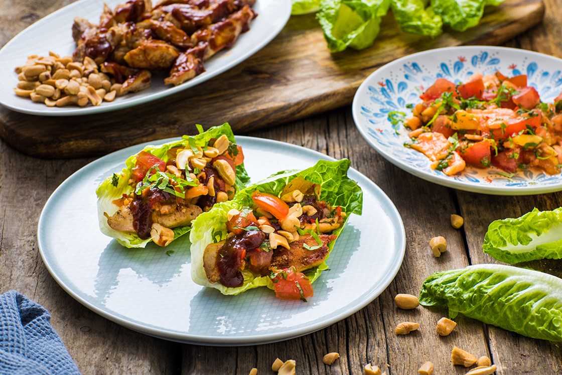 Kylling I Hjertesalat Med Papayasalat Og Bbq Saus Oppskrift Godtlevert