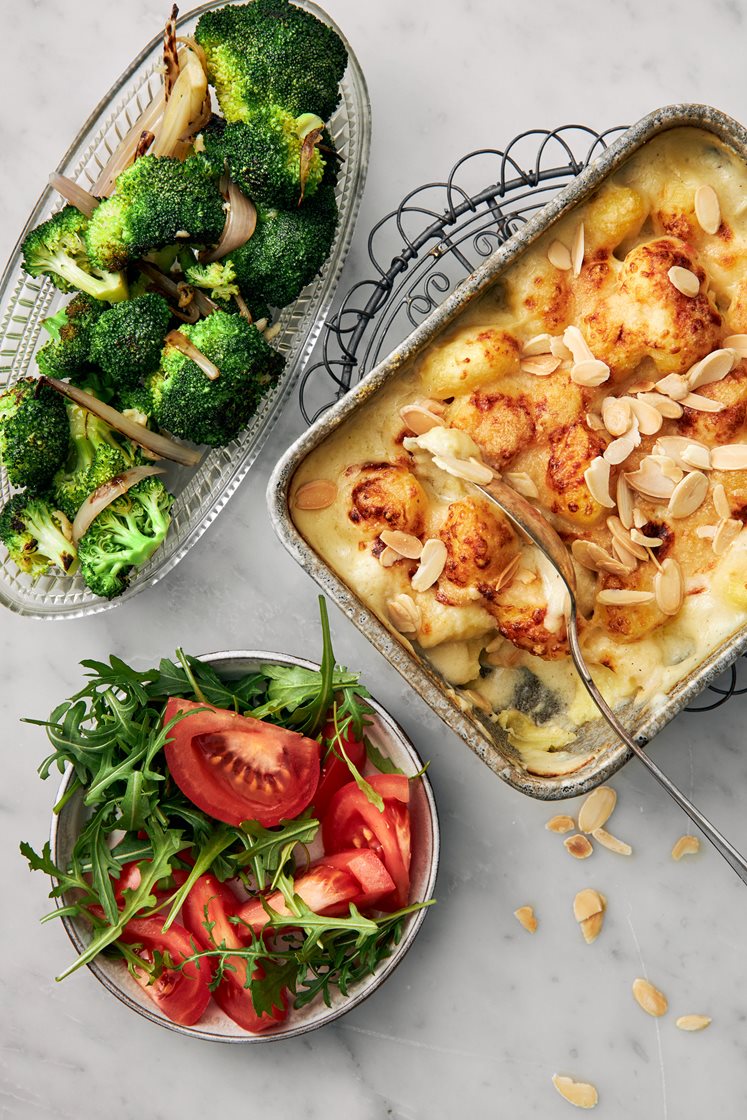 Gnocchigratäng med parmesan och rostad mandel