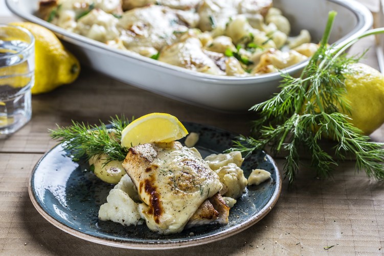 Gratinert sei med blomkål og gouda 