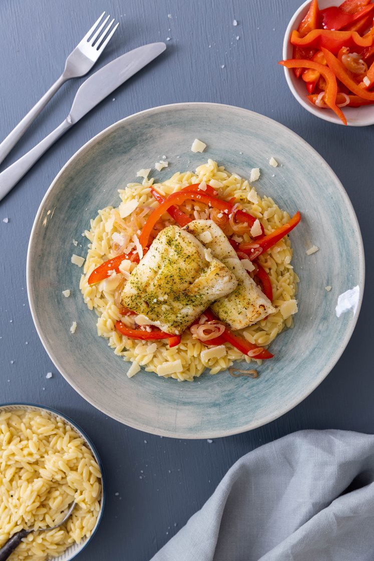 Stekt lyrfilet med trøffelrisoni, paprika og løk 