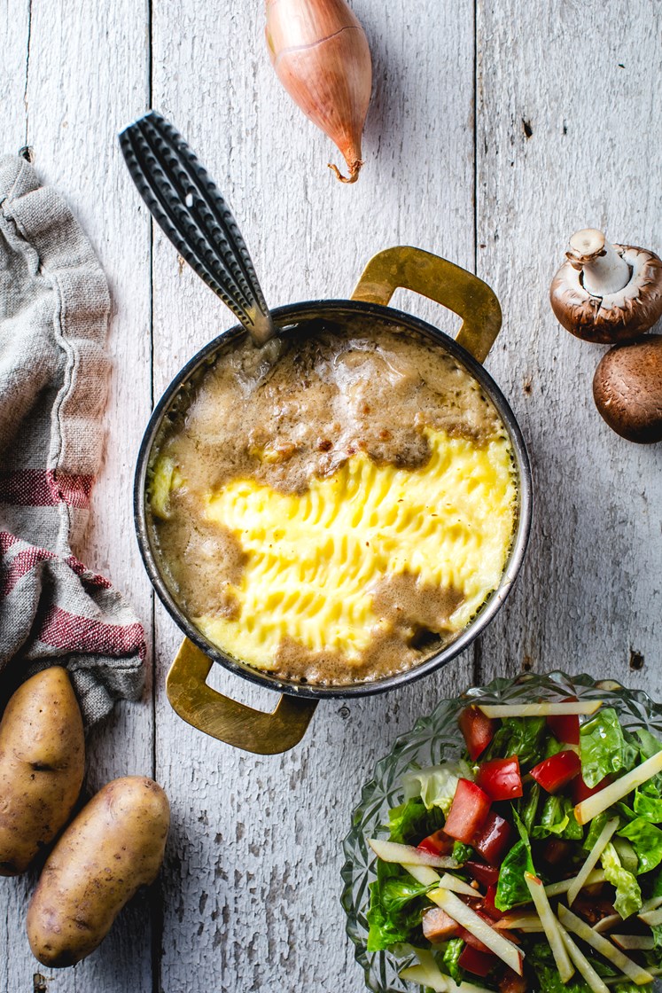 Svinegryte med potetlokk og salat