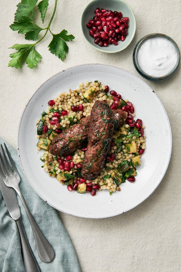 Turkiska järpar med pärlcouscous och granatäpple