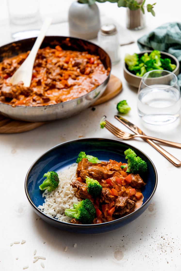 Biff Stroganoff med grønnsaker og fullkornsris
